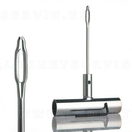 Útil metálico para introducir nsertos (mechas) en el neumático