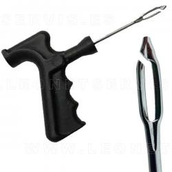 Aguja abierta para introducir los insertos (mechas)