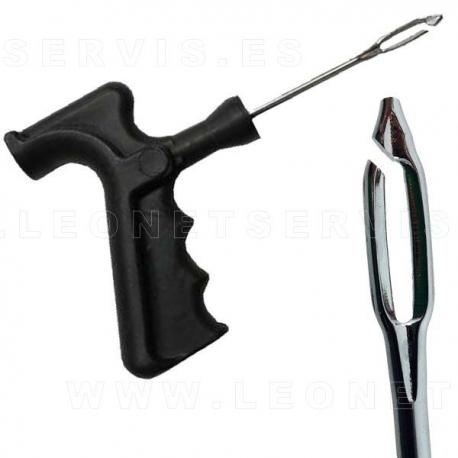 Aguja abierta para introducir los insertos (mechas)